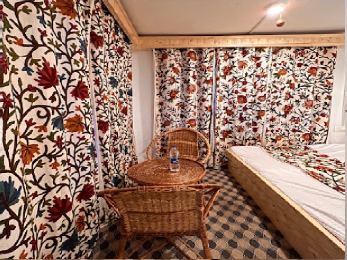 Hotel Aishana - Tap to explore photos