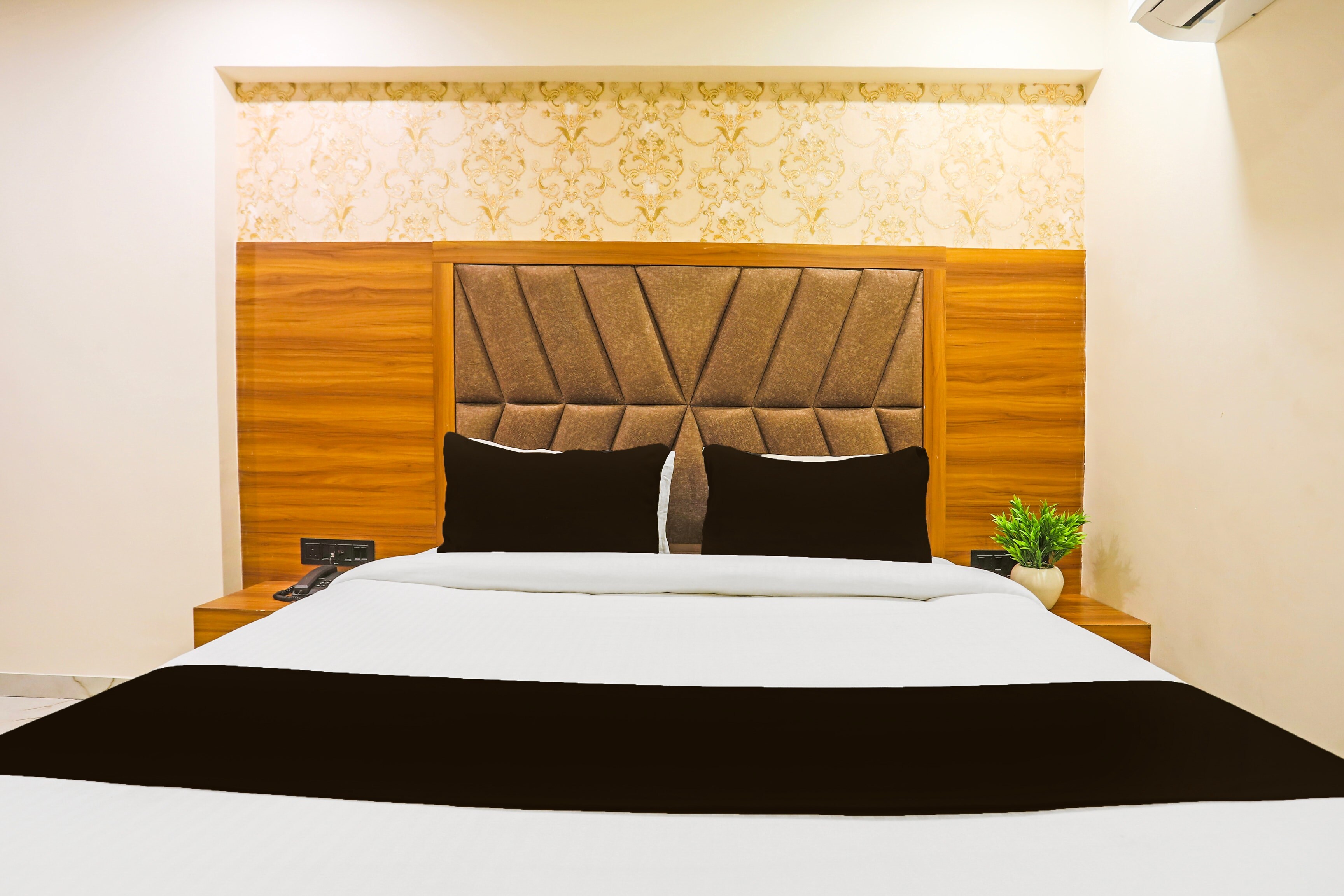 Hotel O Satkar - Tap to explore photos