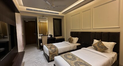 Hotel Avnish Room Type - Deluxe with Twin Bed