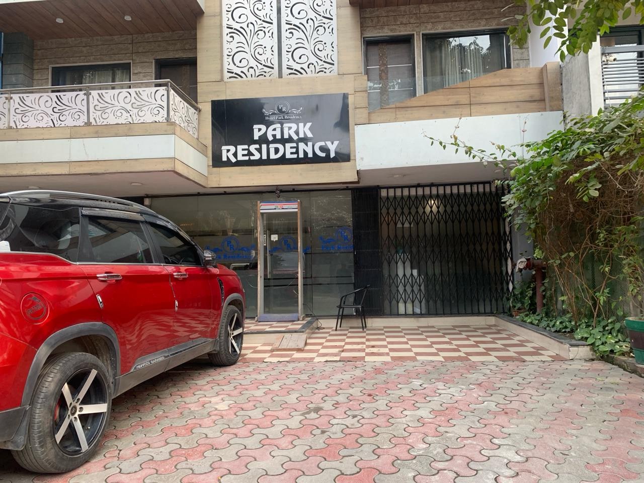 Park Residency Pitampura - Tap to explore photos