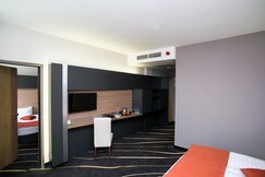 Best Western Plus Lakeside Hotel