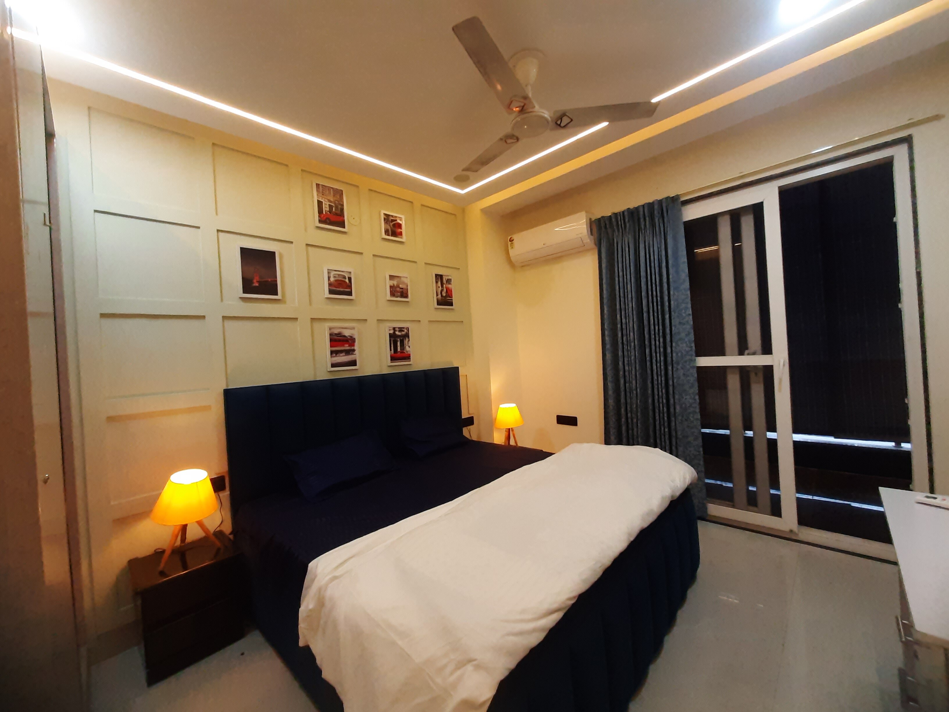 Stylish 1BHK |Prime Area Couple Friendly| Sector45 - Tap to explore photos