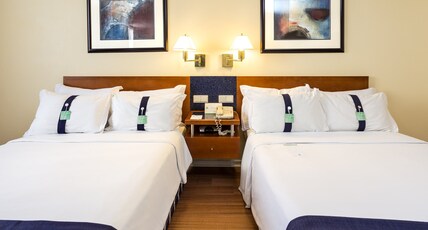 Holiday Inn Lisbon Room Type - 2 Double Beds Standard