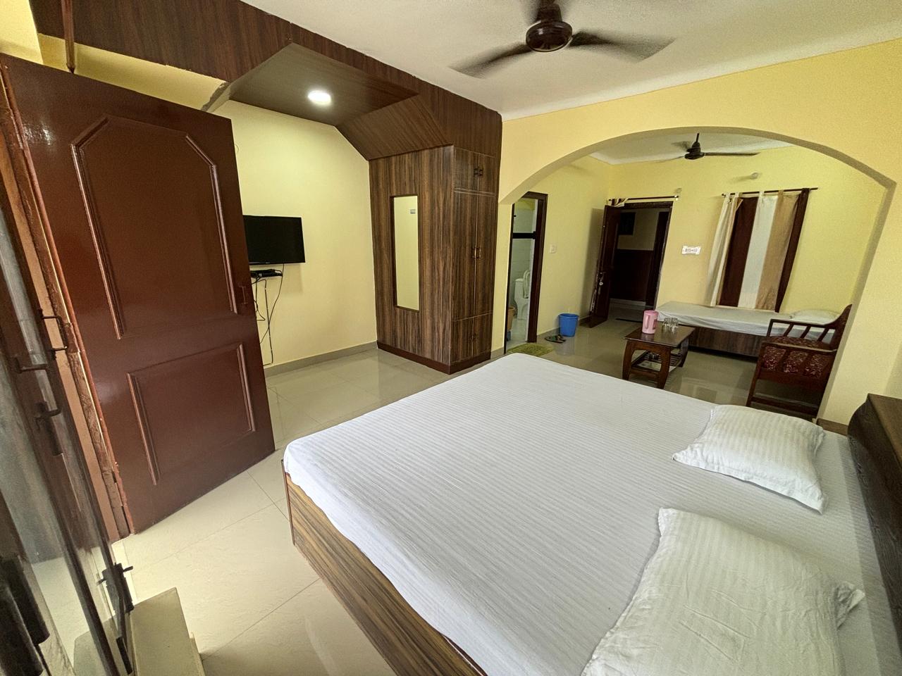 Hotel Shivam - Tap to explore photos
