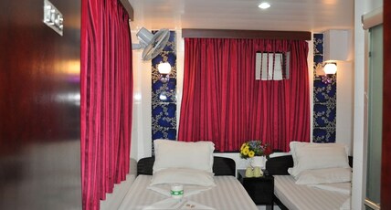 Castle Inn Room Type - Triple Room with Private Bathroom