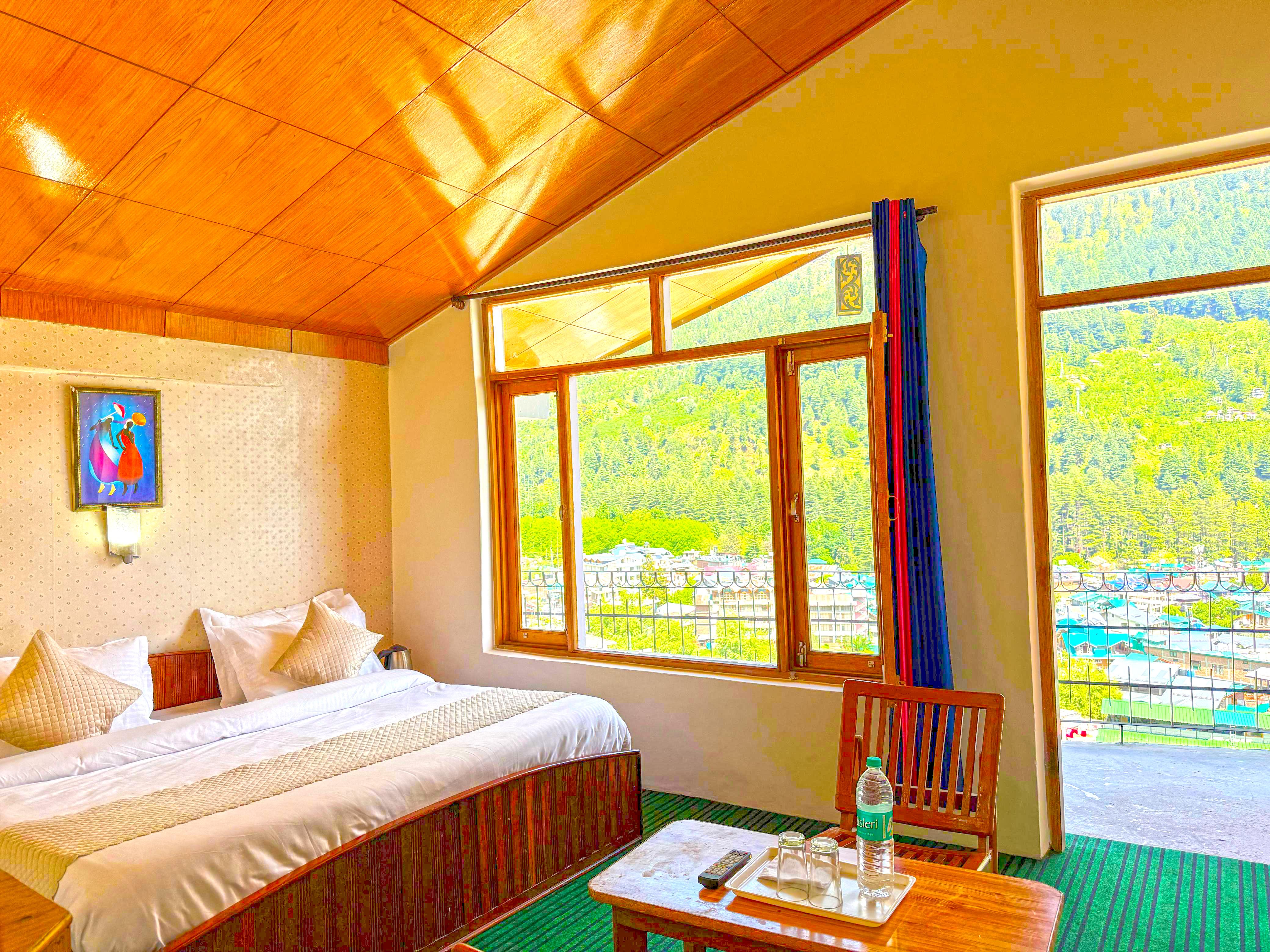Hotel Alpine Near Mall Road Manali - Tap to explore photos
