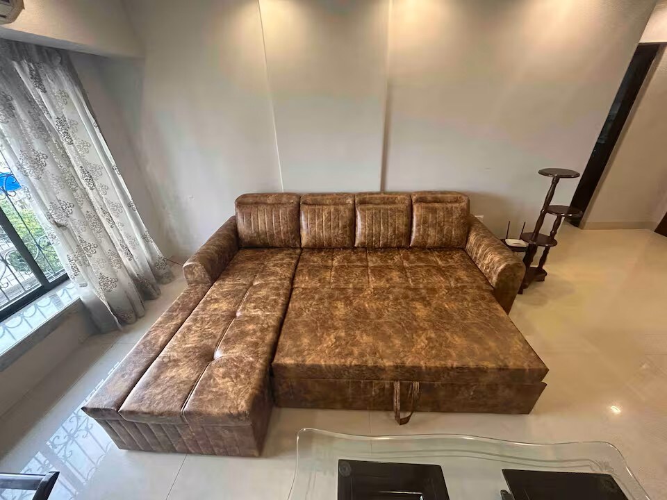 Spacious 2 BHK Khar Bandra West Near Union Park - Tap to explore photos