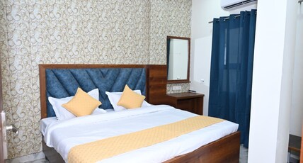 Sawaria Residency Room Type - Deluxe Room - AC