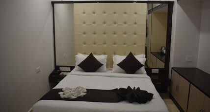 HOTEL THE PARK RETREAT Room Type - Deluxe Rooms