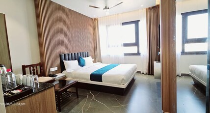 HOTEL RIVER RHYTHM ( 50 mtr. from Assi Ghat ) Room Type - Executive Room (Ganga Facing)