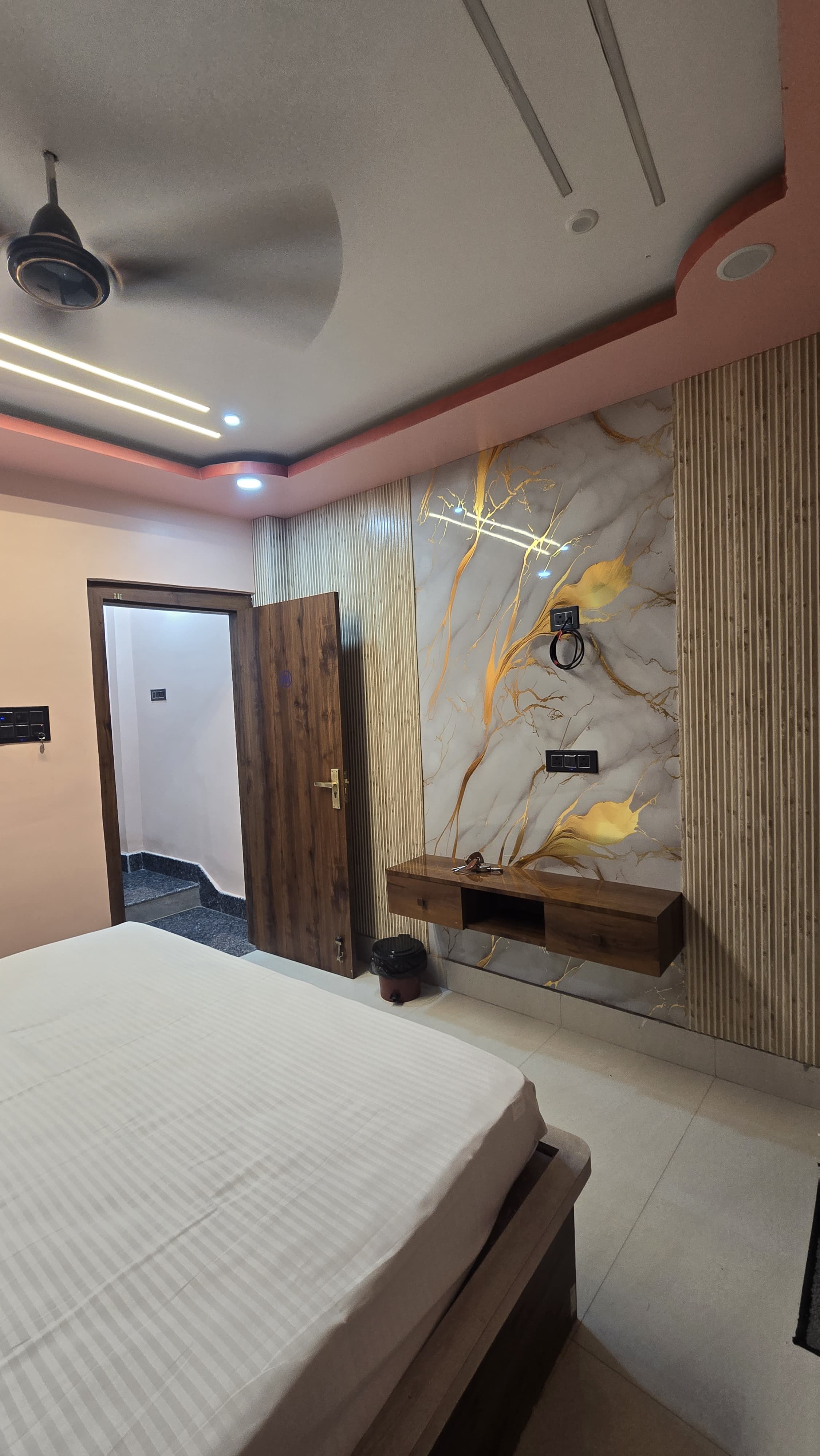 Kailash Homestay - Tap to explore photos
