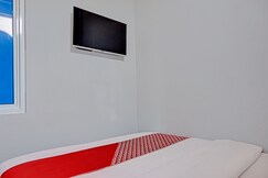 Capital O 92765 J&b Smart Sentul
