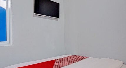 Capital O 92765 J&b Smart Sentul Room Type - Indonesia Deluxe Double