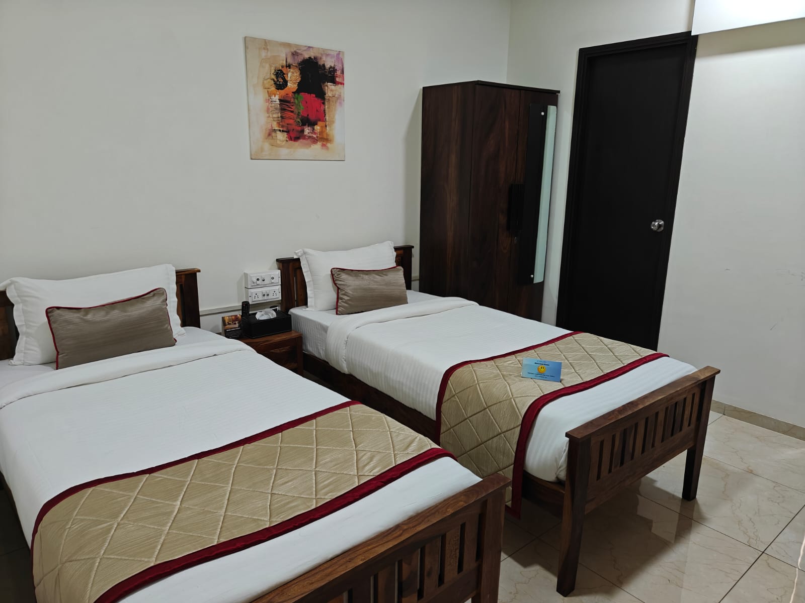 Millora Mahindra Vicino Service Apartment - Tap to explore photos