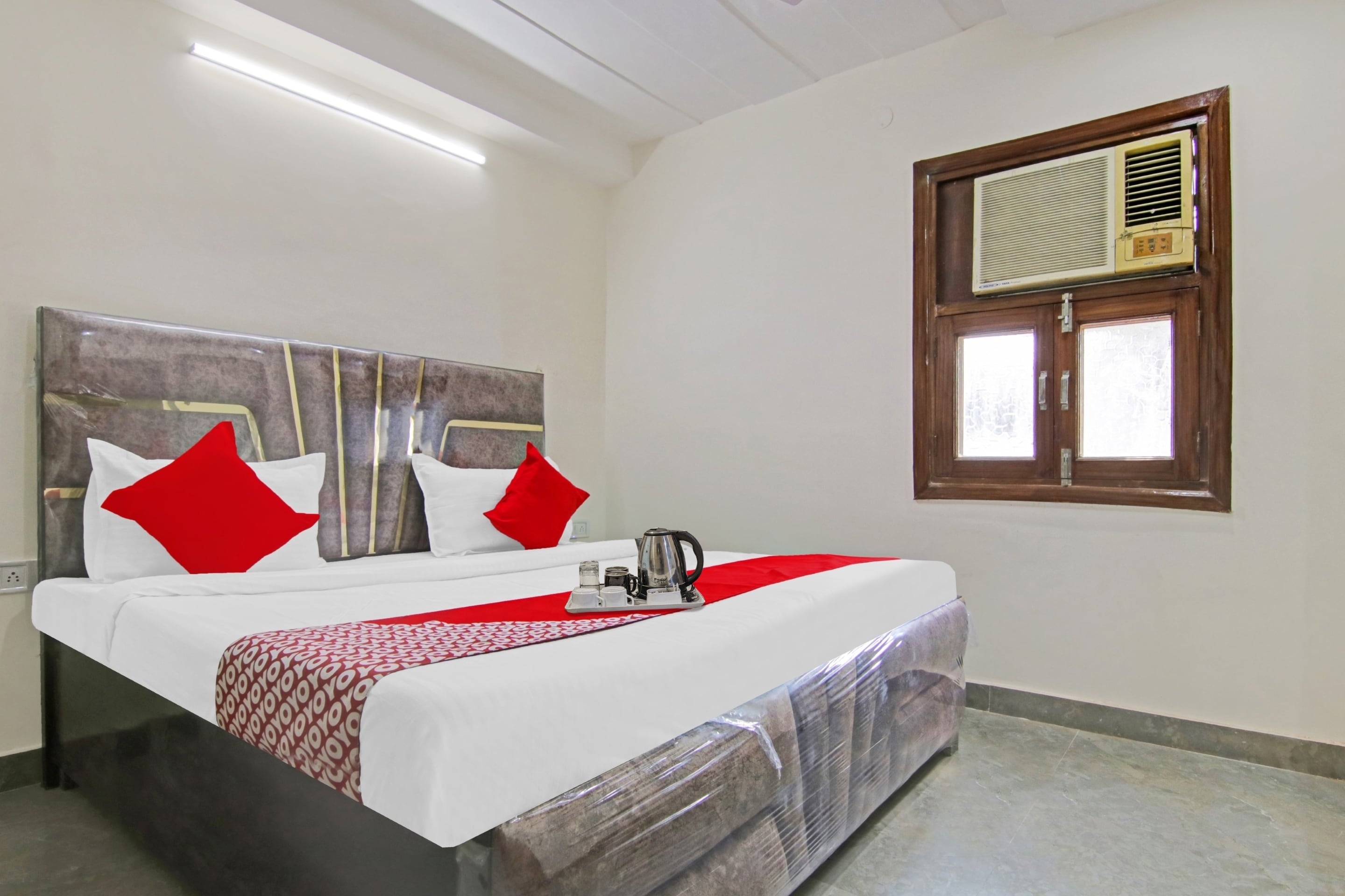 Hotel O King Stay Near Tdi Mall - Tap to explore photos