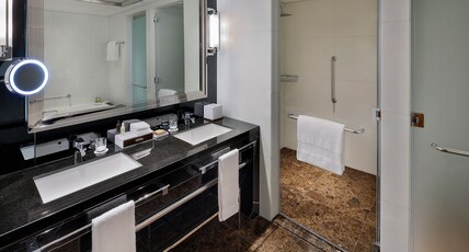 Hilton Dubai Palm Jumeirah Room Type - KING DLX ONE BDRM STE-VIEW