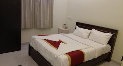 Thogai Residency Room Type - Deluxe Room with Mountain View