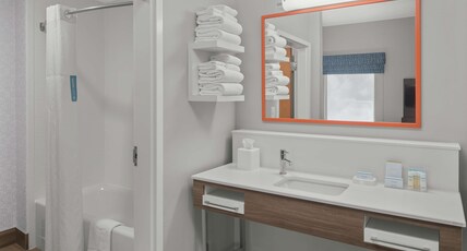 Hampton Inn & Suites by Hilton Macon I-75 North Room Type - 1 KING STUDIO STE NONSMOK