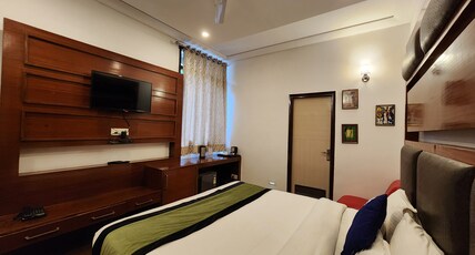 Hotel Bliss Kasauli Room Type - Deluxe Room Without Balcony