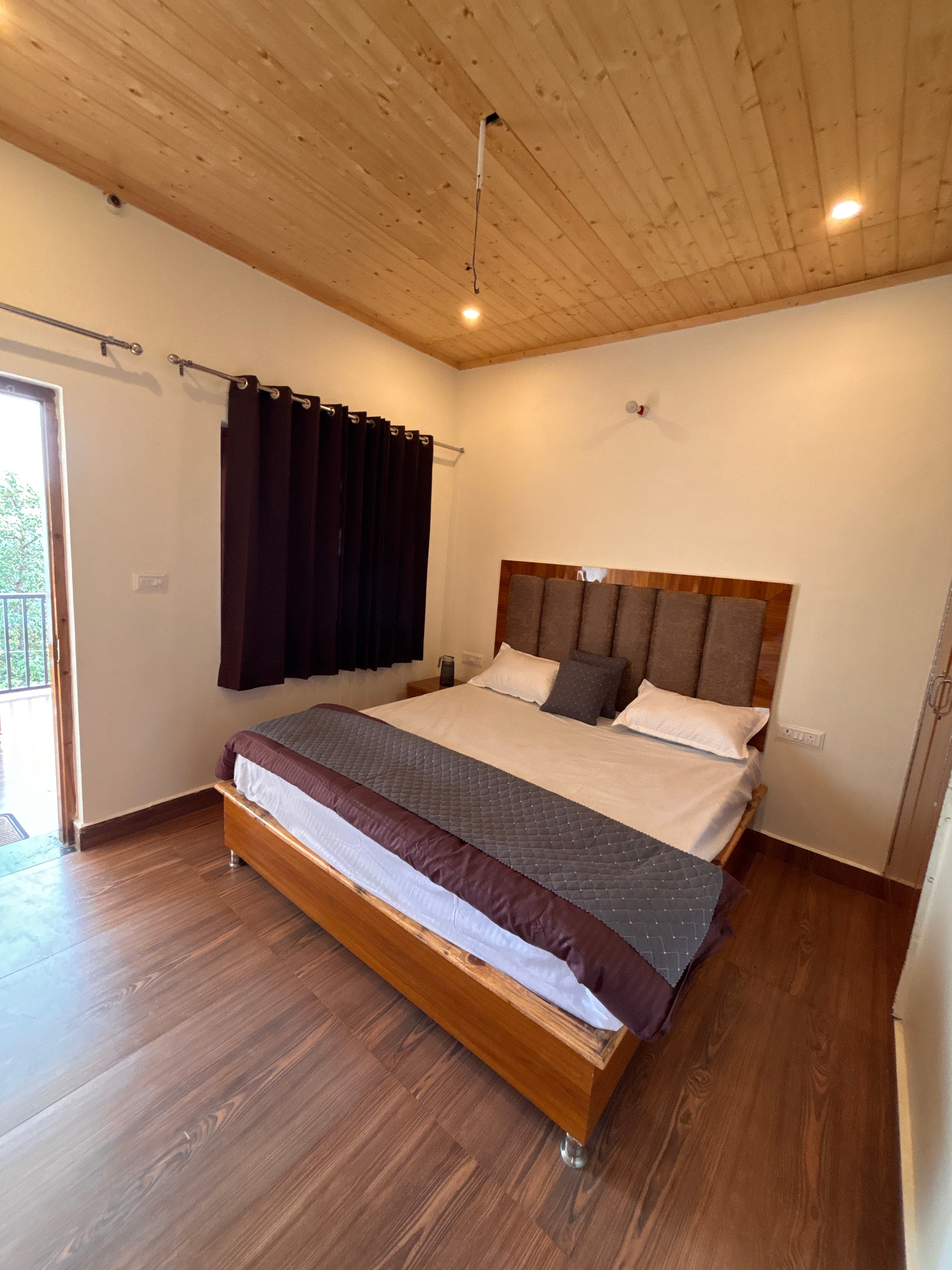 Forest Breeze Homestay - Tap to explore photos