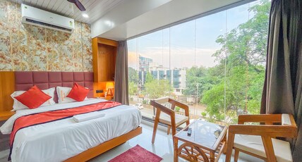 Hotel ShivSundar Executive Room Type - Premium City View Room with Bathtub AC