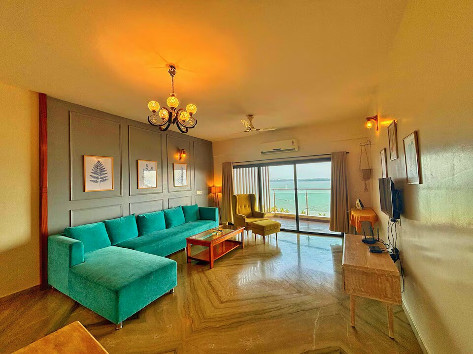 Charming Seaview 2 Bhk apartment in Dona Paula - Tap to explore photos