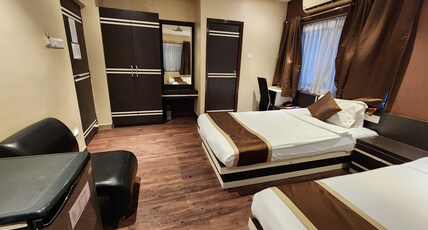 Hotel Saad 1 Min Walk From Park Circus, Kolkata Room Type - Executive AC Room with Free WIFi and Work Desk Hotel Saad 1 Min Walk From Park Circus, Kolkata Room Type - Executive AC Room with Free WIFi and Work Desk