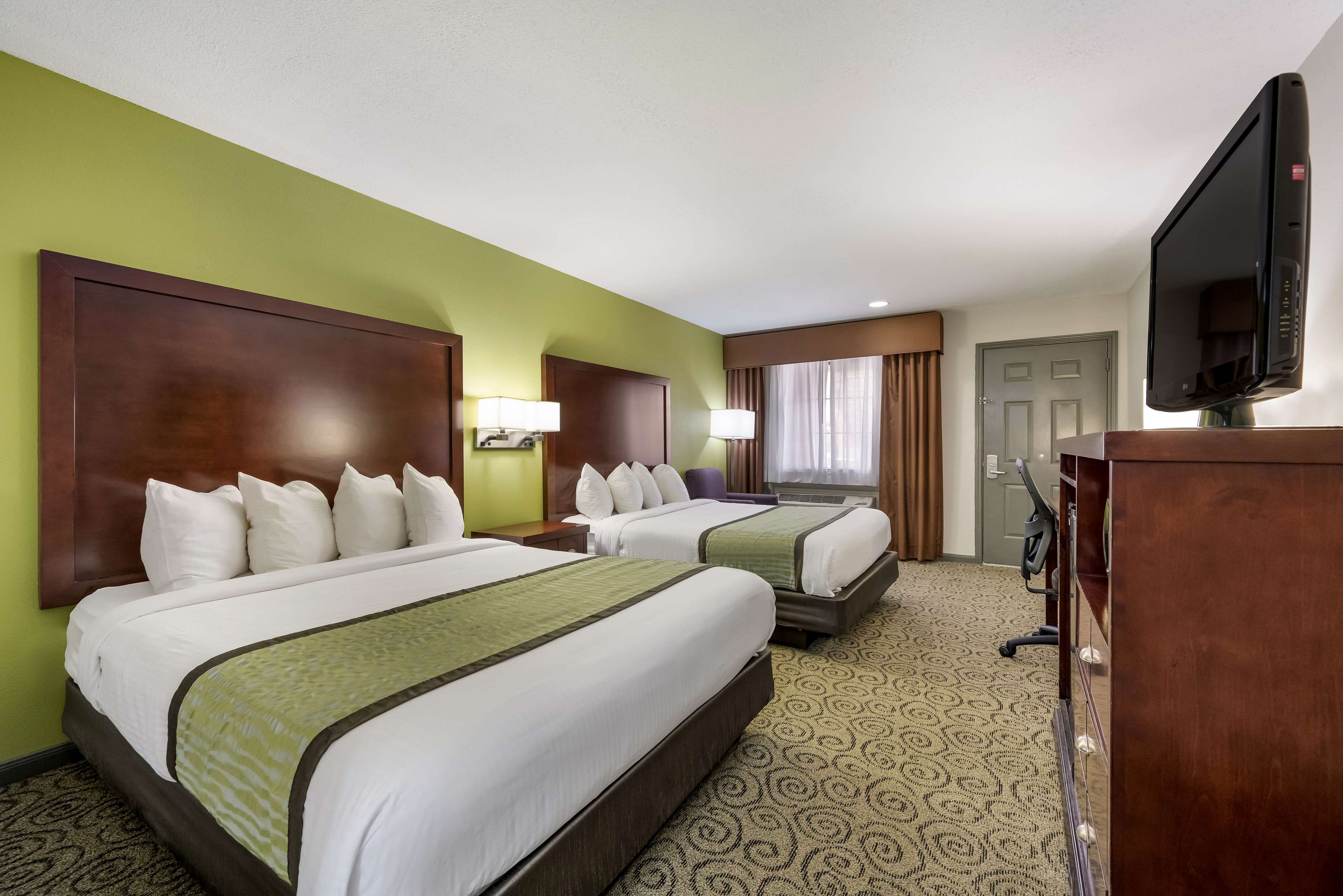 SureStay Hotel by Best Western Deer Park - Tap to explore photos