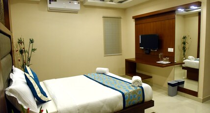 The Hydel Park Business Class Hotel Room Type - Deluxe Triple Room