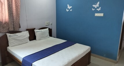 Hotel Marudhan Grand Room Type - Deluxe Triple Bed Room with Balcony