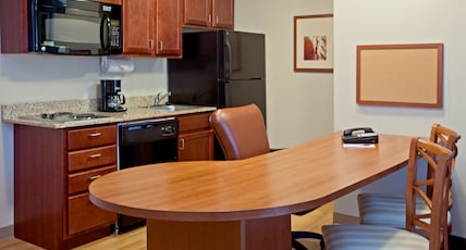 Candlewood Suites HOUSTON WESTCHASE - WESTHEIMER Room Type - 1 Queen Bed 1 Bedroom Suite