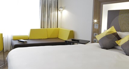 Novotel London Blackfriars Room Type - Superior Premium Room with Queen bed and single convertible sofa Novotel London Blackfriars Room Type - Superior Premium Room with Queen bed and single convertible sofa