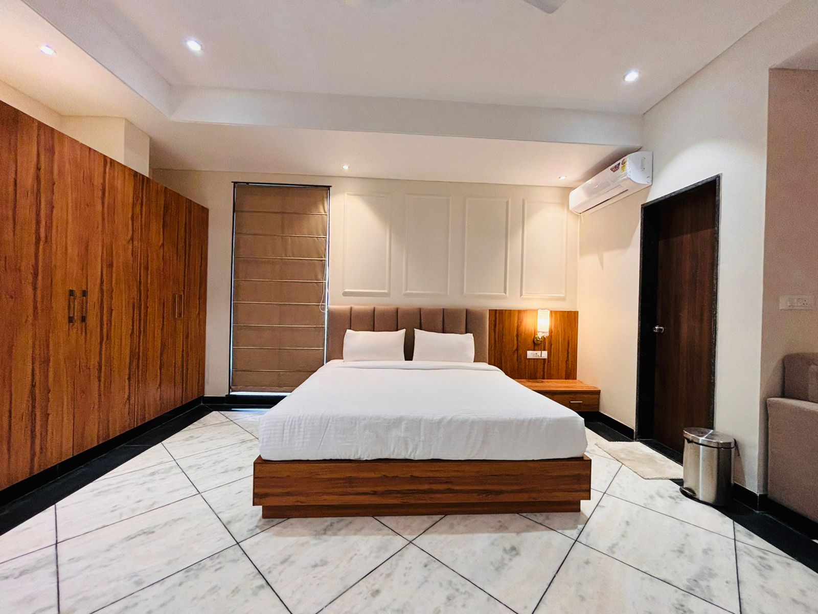 Hotel Saaj Mansion Gopalpura - Tap to explore photos