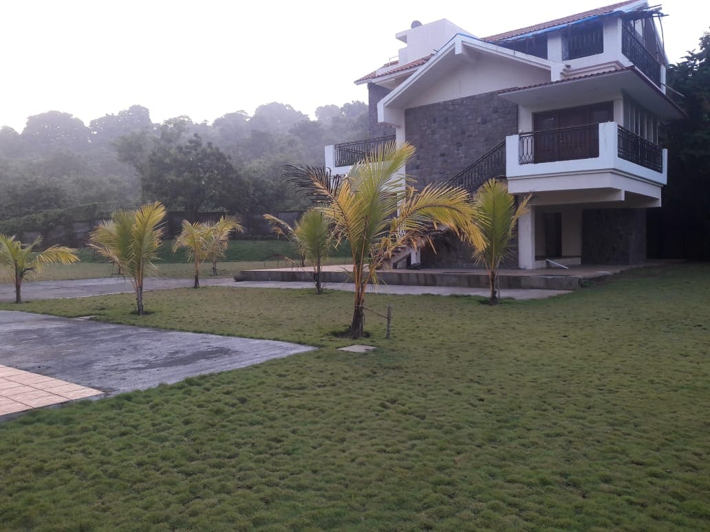 Wood Stock Acres Villa Resort - Tap to explore photos