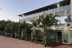 HOTEL GOLDEN GALAXY AND RESTAURANT