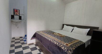 Love paradise Room Type - Deluxe Non AC Queen Room