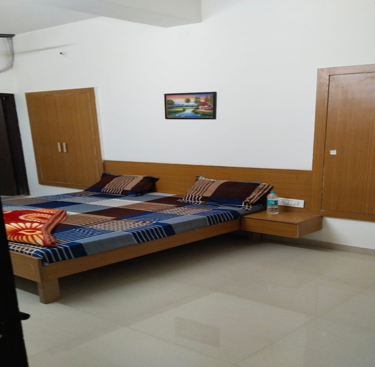 Shree vishwakarma Guest House - Tap to explore photos