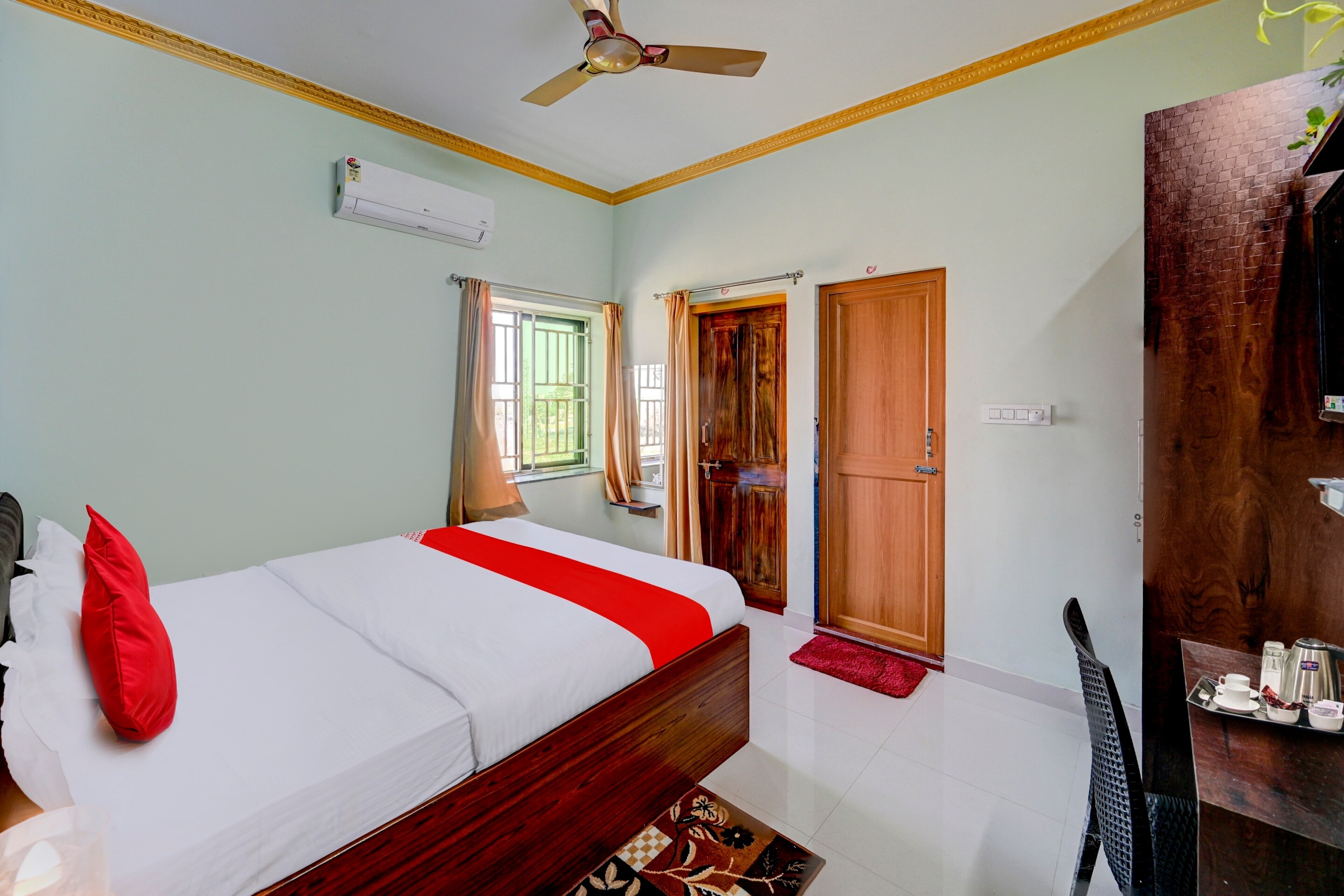 Hotel O GD STAY INN 1 - Tap to explore photos