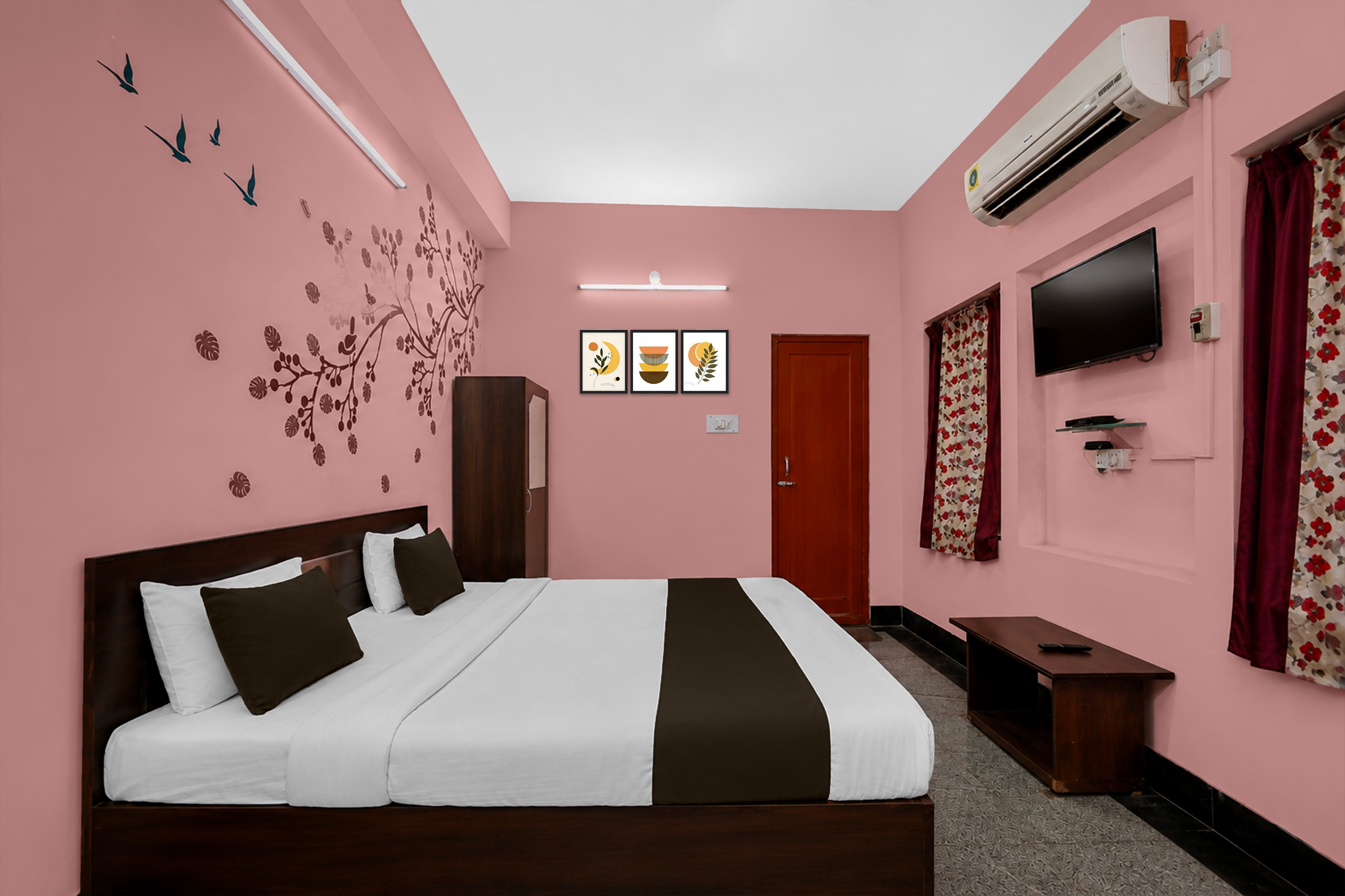 Hotel O Aarshi Palace - Tap to explore photos