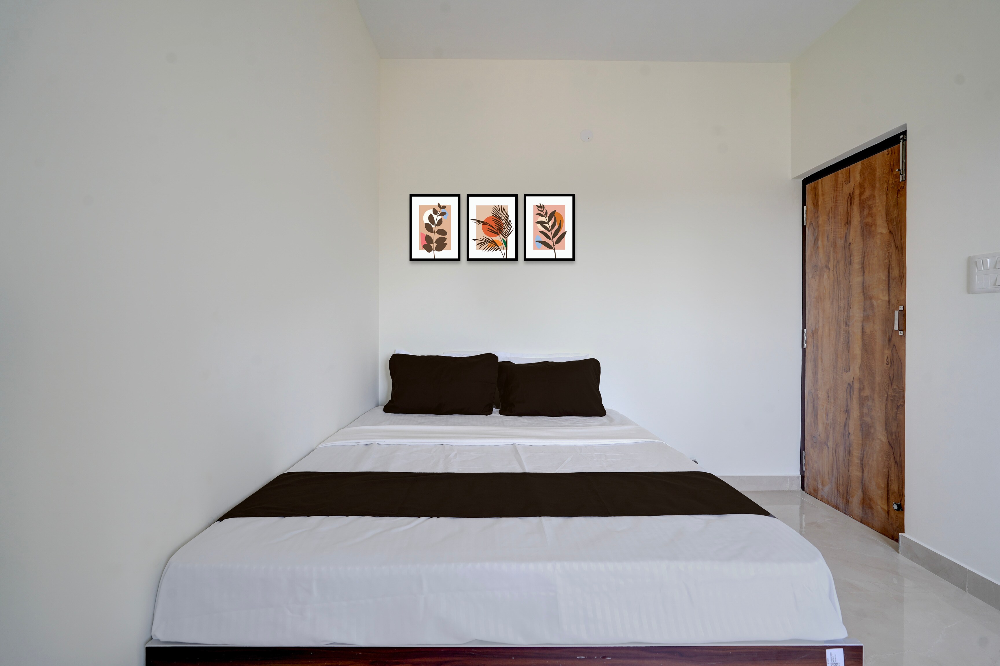 SPOT ON SB Comforts Yelahanka - Tap to explore photos