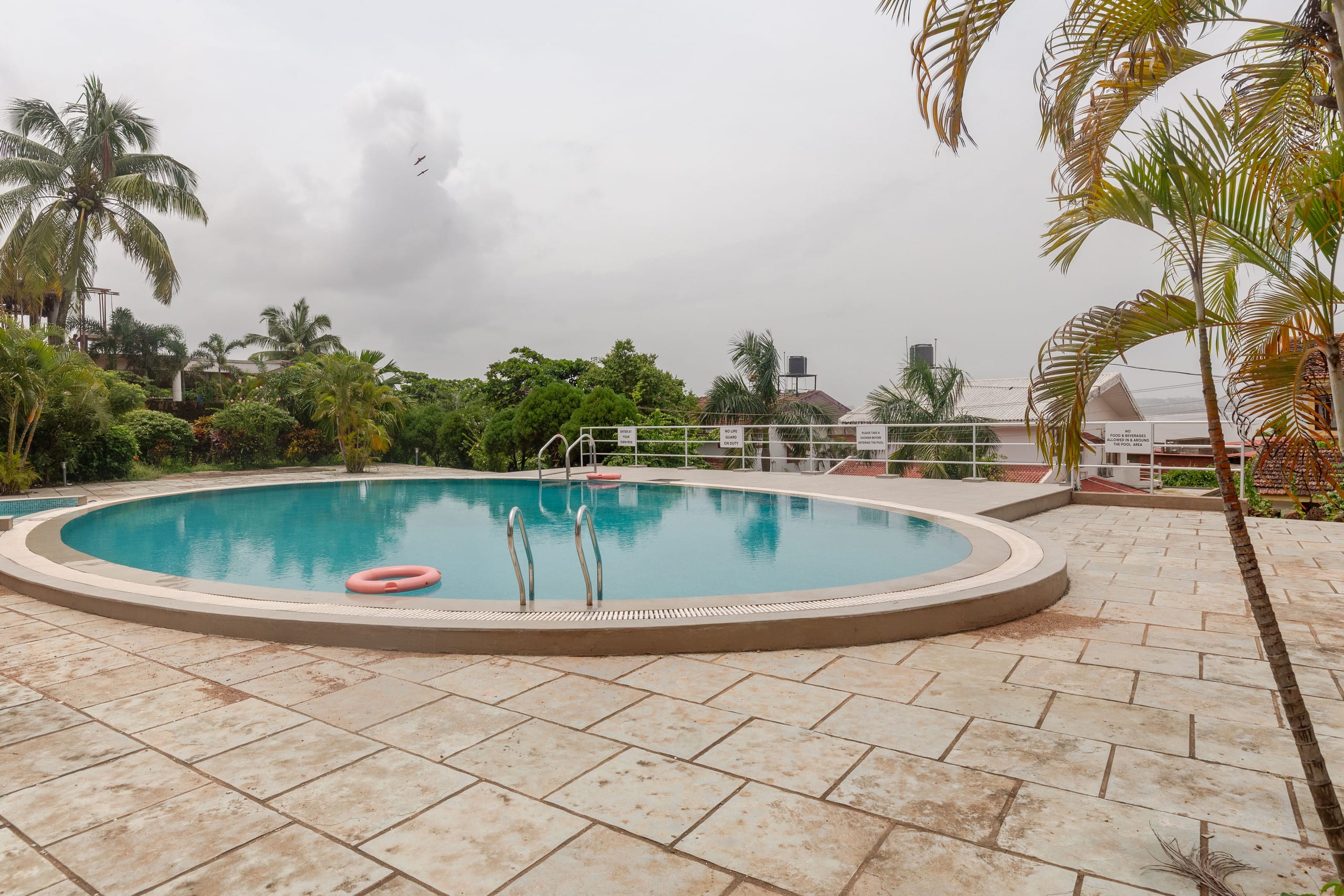 Beach View Luxury 2 BHK near Candolim with Pool - Tap to explore photos