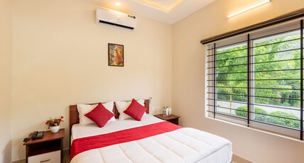 A2 Vibe house Room Type - Bedroom with mountain view
