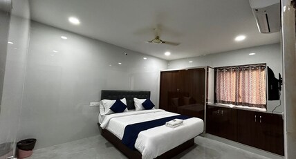 HOTEL DOLPHIN Room Type - luxury ac
