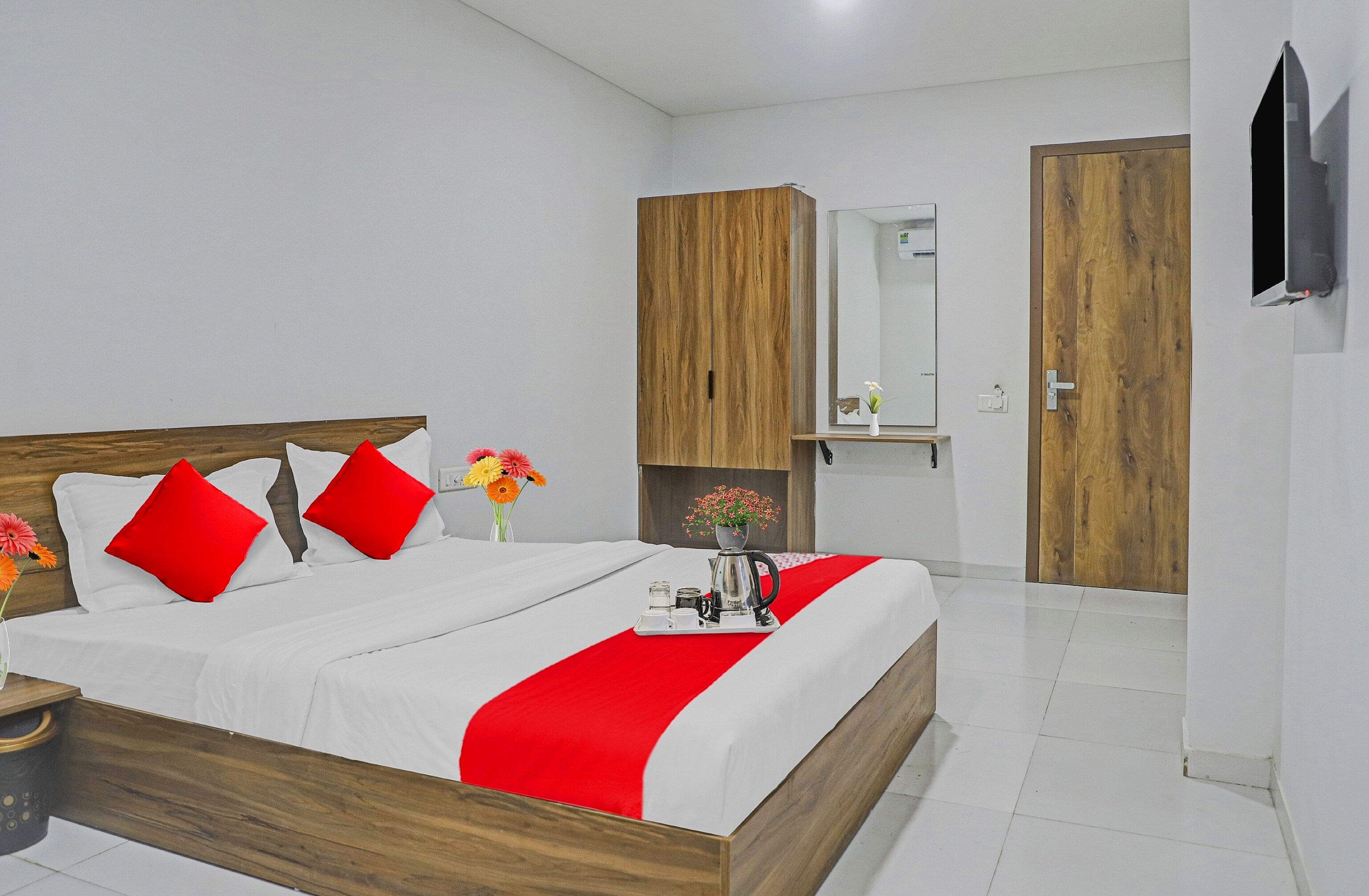 Hotel O Weekend Rooms - Tap to explore photos