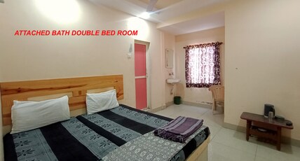VRP Guest House Room Type - att-bath double bed room