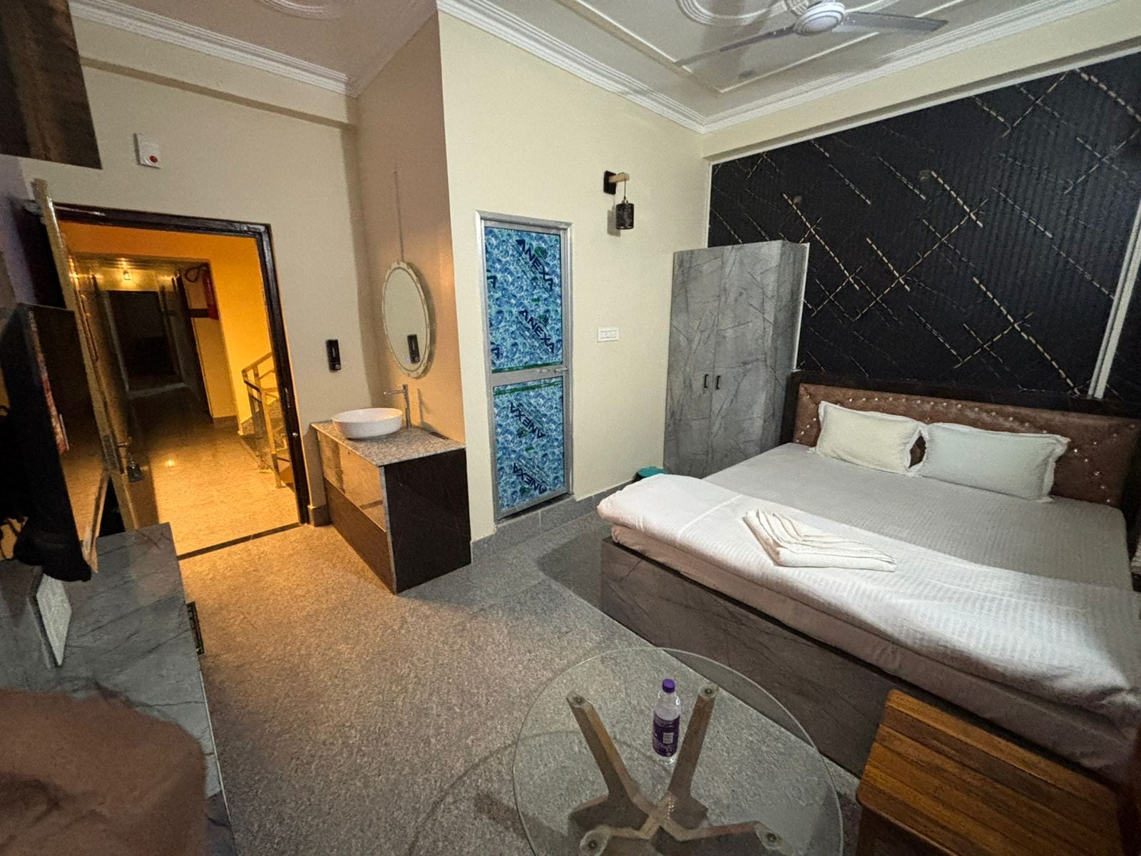 HOTEL SHIVSARAN PURNEA - Tap to explore photos
