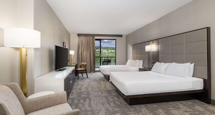 Hilton Promenade Branson Landing Room Type - 2 QNS SUPERIOR FOUNTAINVW