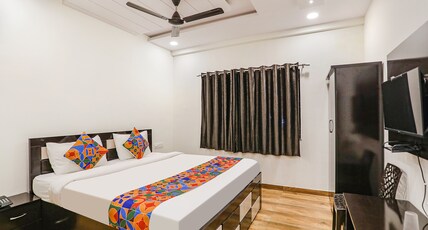 FabHotel Royal Stay - Beltarodi Room Type - Deluxe Rooms