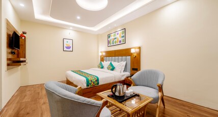 Treebo Premium The Takey'S, Mall Road Room Type - Spacious Premium Room