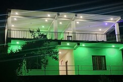The white peak home stay